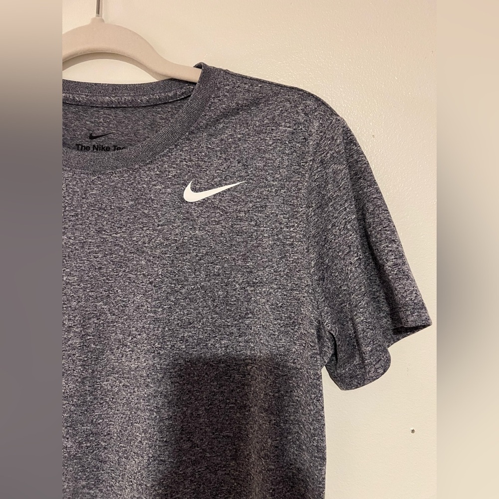Nike Tee - Picture 5 of 7
